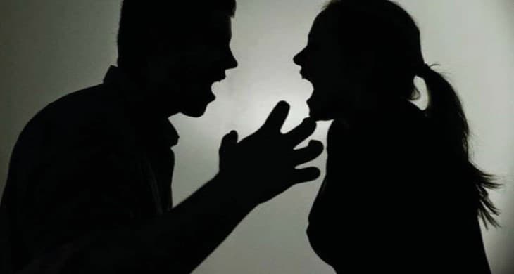 20 Rs के लिए बीवी का क़त्ल, पुलिस से बचने को ट्रेन के आगे कूद सुसाइड