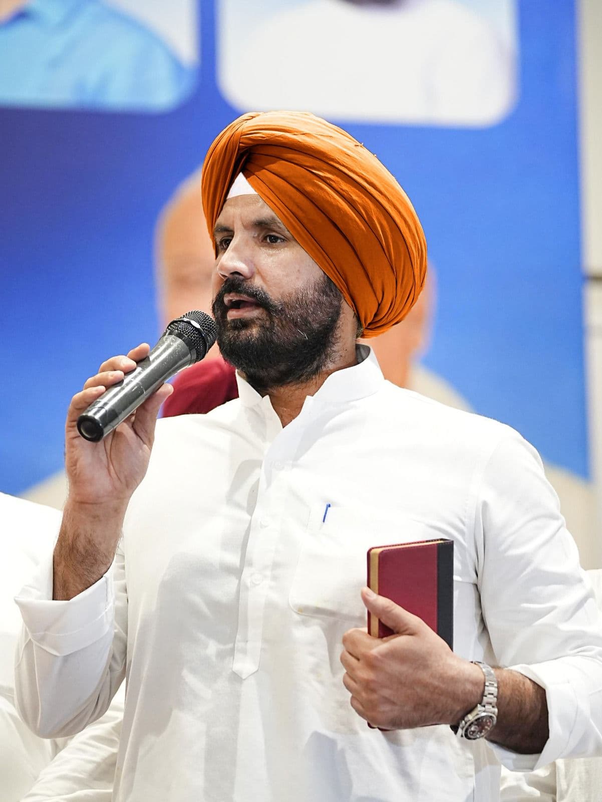 Congress ने ज़िला परिषद और ब्लॉक समिति के उम्मीदवारों को NOC देने से मना करने का आरोप लगाया