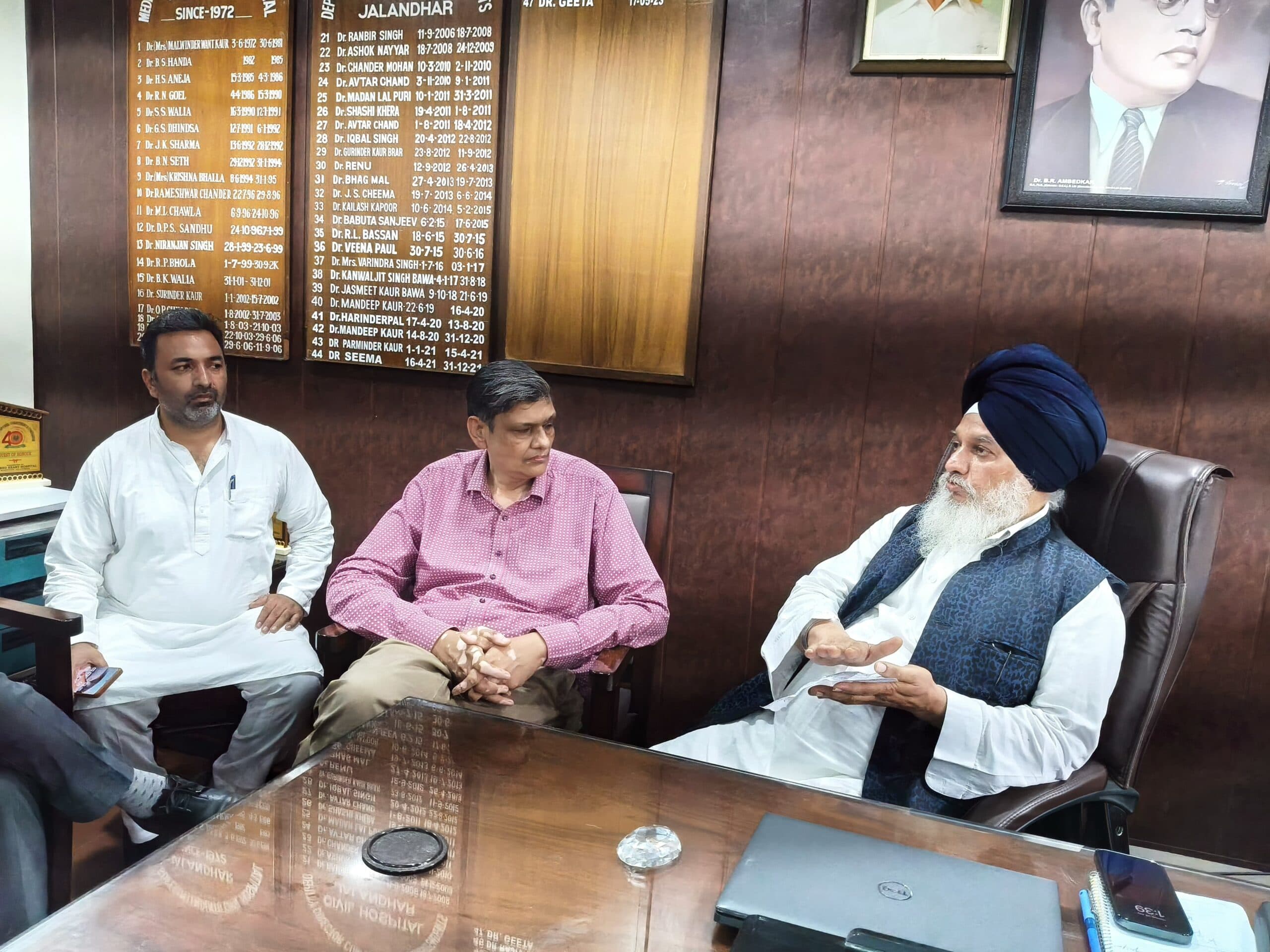 BSP सिविल अस्पताल पहुँची, मौतों के लिए आप सरकार और स्वास्थ्य विभाग को ज़िम्मेदार ठहराया