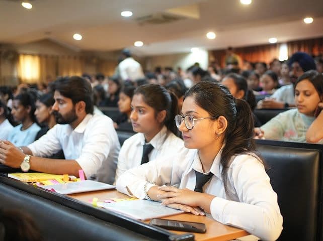 CT Institute ऑफ लॉ ने मूट कोर्ट प्रतियोगिता करवाई