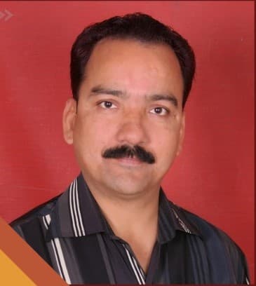 SDM बलबीर राज सिंह PCS ने की कानूनगो नरेश कुमार के काम की प्रशंसा