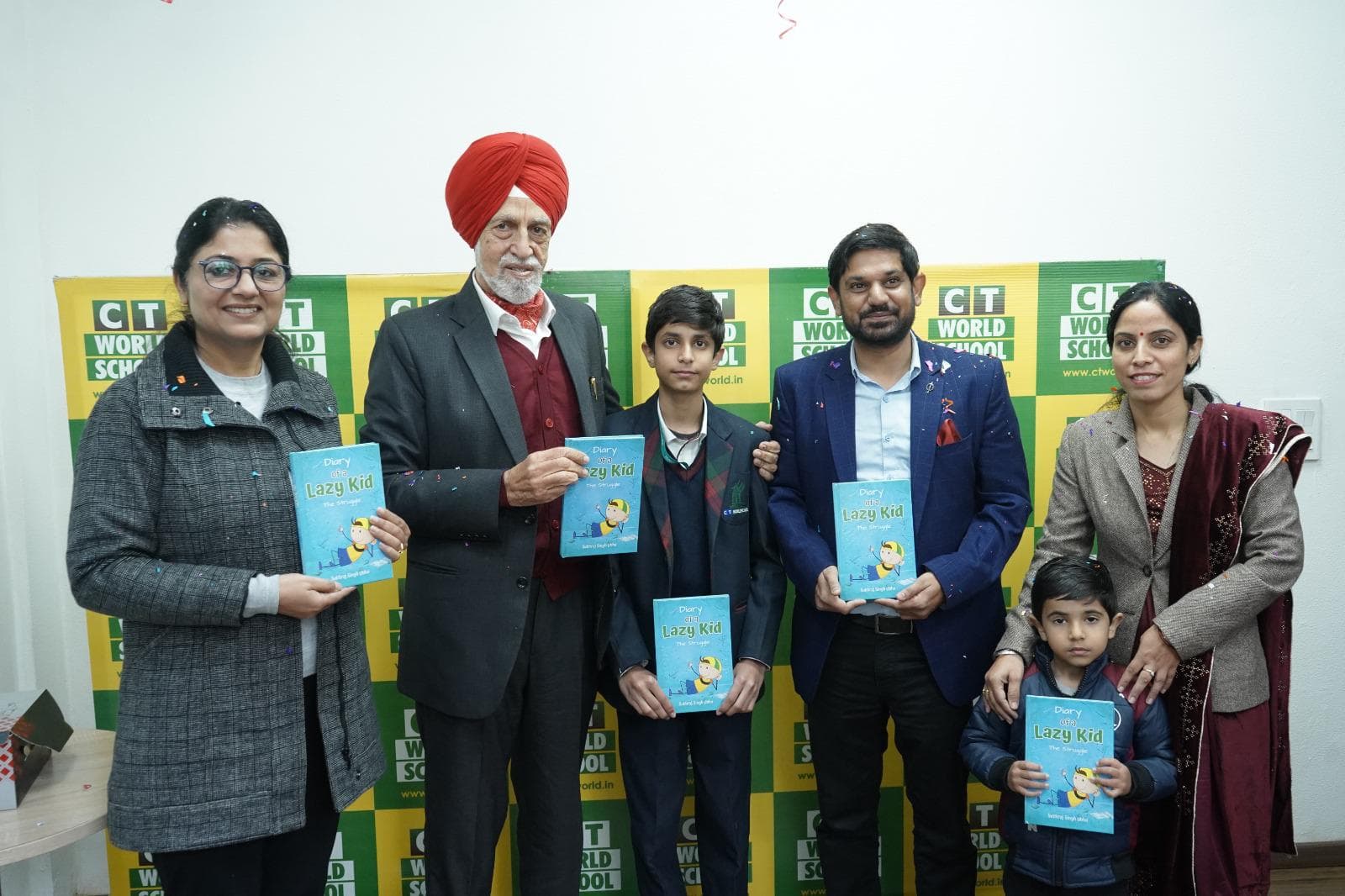CT World School के 9वीं के छात्र की प्रेरणादायक डेब्यू बुक लॉन्च