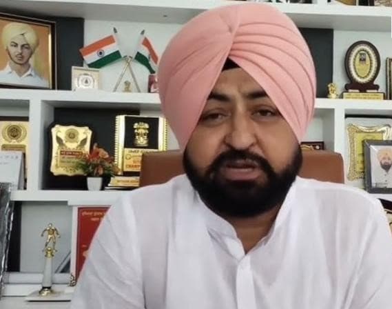 Punjab के सरकारी दफ्तरों में वर्किंग के लिए आया एक बड़ा फैसला