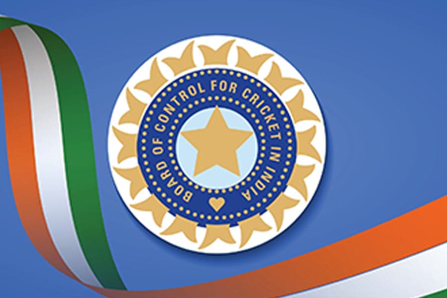 BCCI -मैच के दौरान खिलाड़ियों की पत्नियां नहीं जाएंगी साथ !