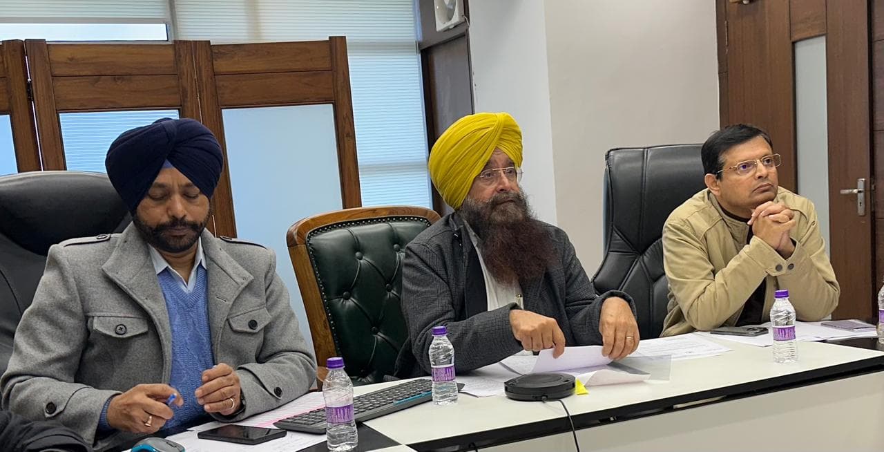 Farmer Unions के साथ बातचीत फिर से शुरू करने की अपील