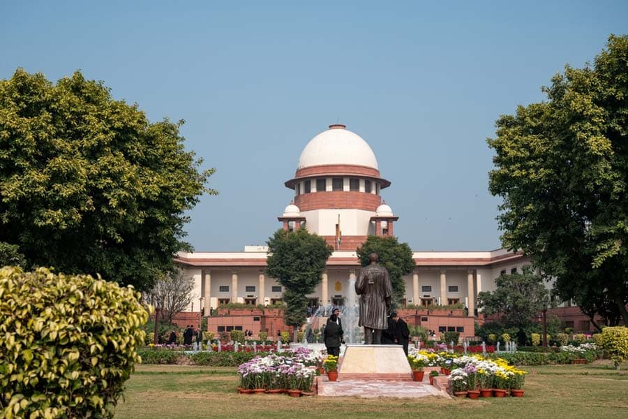 गर्भपात तलाक़ का कारण नहीं, Supreme Court ने पति, ससुराल वालों के खिलाफ आपराधिक मामले खारिज किये