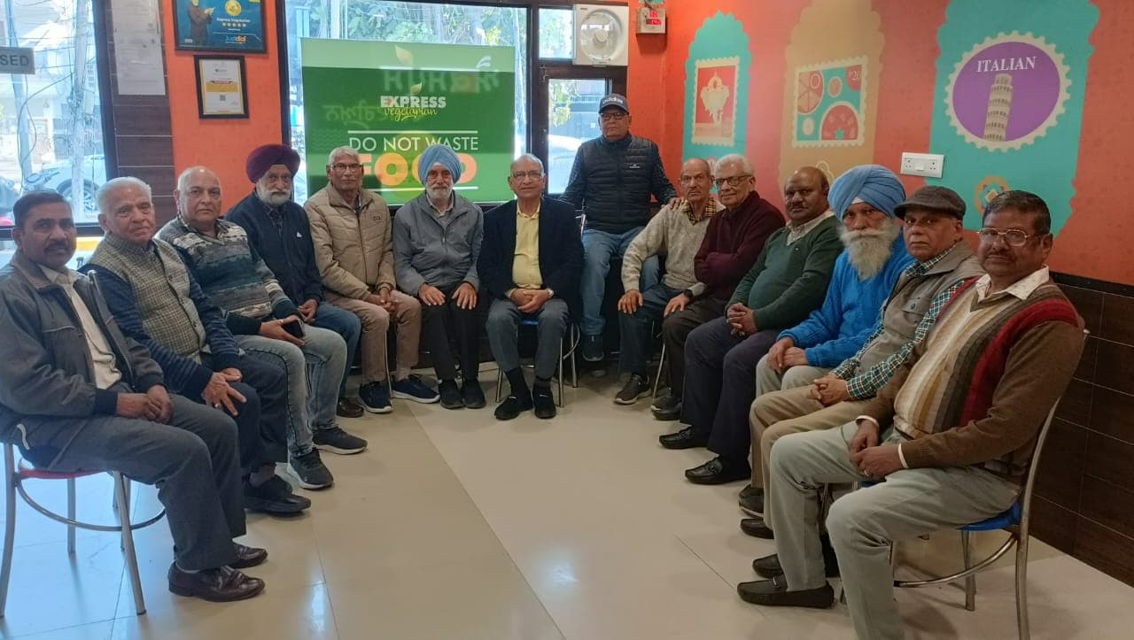 Retired Ayurvedic Officials का मिलन समारोह आयोजित