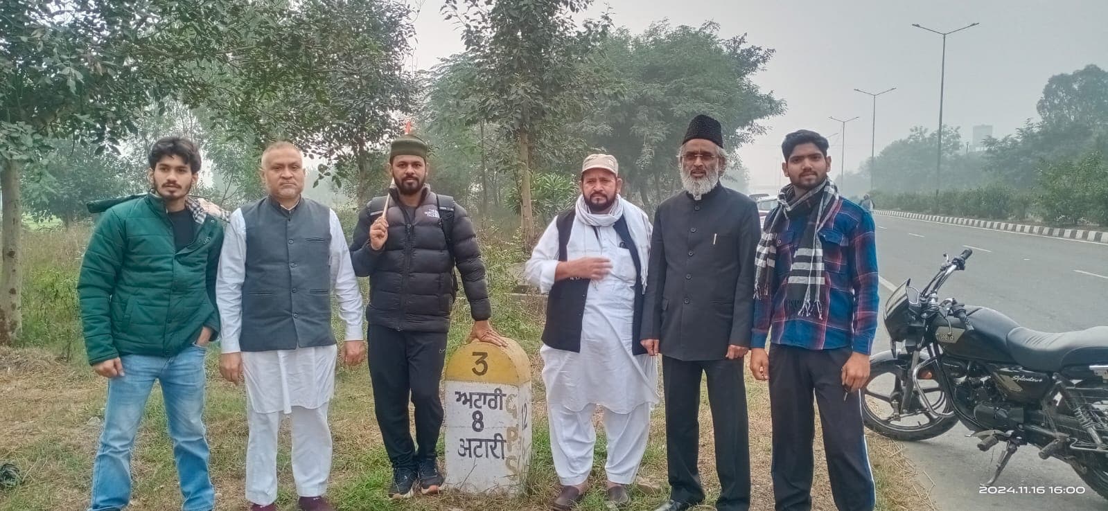 Hajj के सफर में सना अंसारी व अजीम अंसारी वाघा बॉर्डर के क़रीब पहुँचे