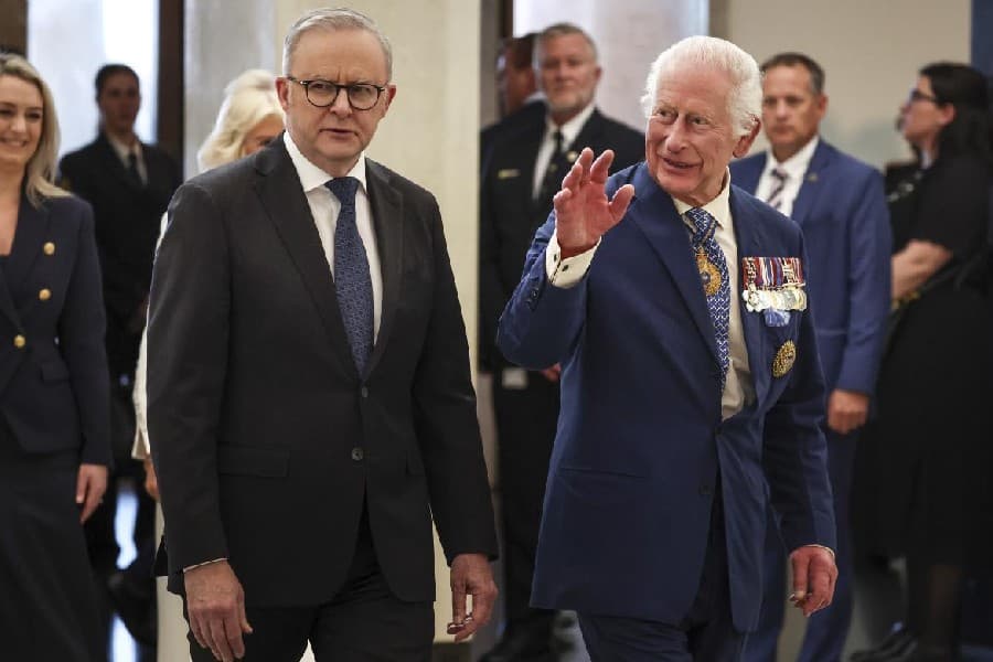 Australian senator किंग चार्ल्स पर चिल्लाया, 'हमसे जो छीना है, वो वापस करो'