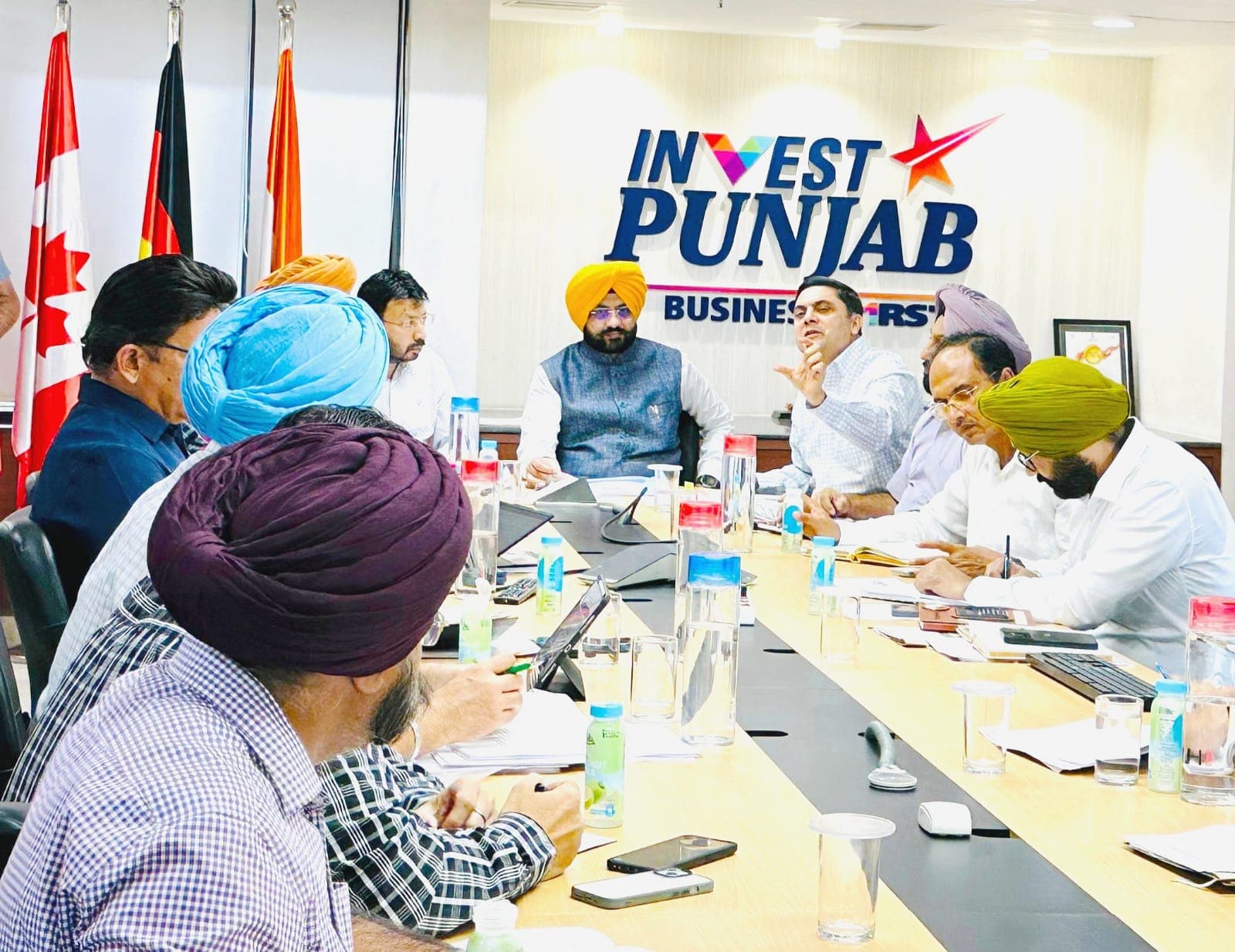 मंत्री सौंद और डॉ. रवजोत ने दिया अधिकारियों को focal points का दौरा करने का निर्देश