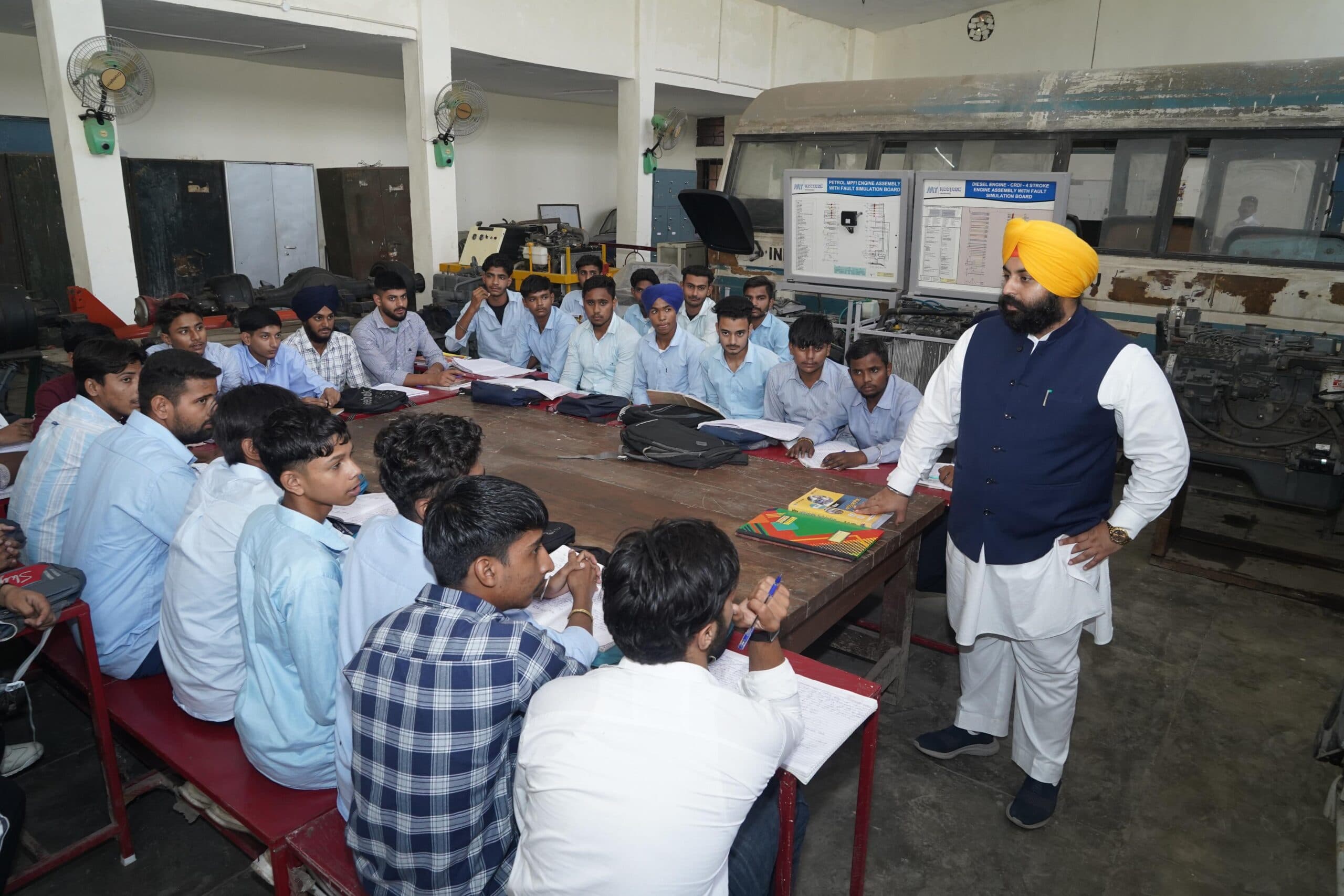 BAINS द्वारा स्कूल ऑफ एमिनेंस डेरा बस्सी और आईटीआई लालड़ू का दौरा