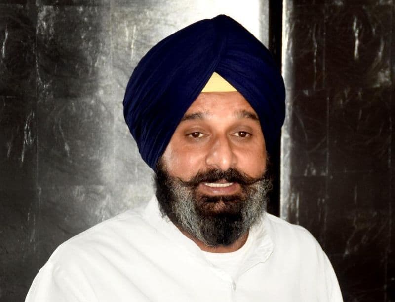 Majithia ने किया एक्स पर खुलासा, CM MANN के फेफड़ों में भर गया था पानी