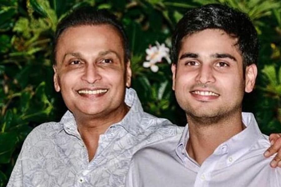 1 crore fine on Anil Ambani son, कॉर्पोरेट लोन के लिए सही रास्ता नहीं अपनाया