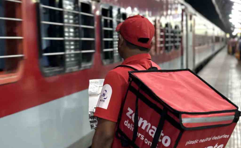 IRCTC–Zomato deal : ट्रेन में बैठे-बैठे मंगवाएं बाहर का खाना