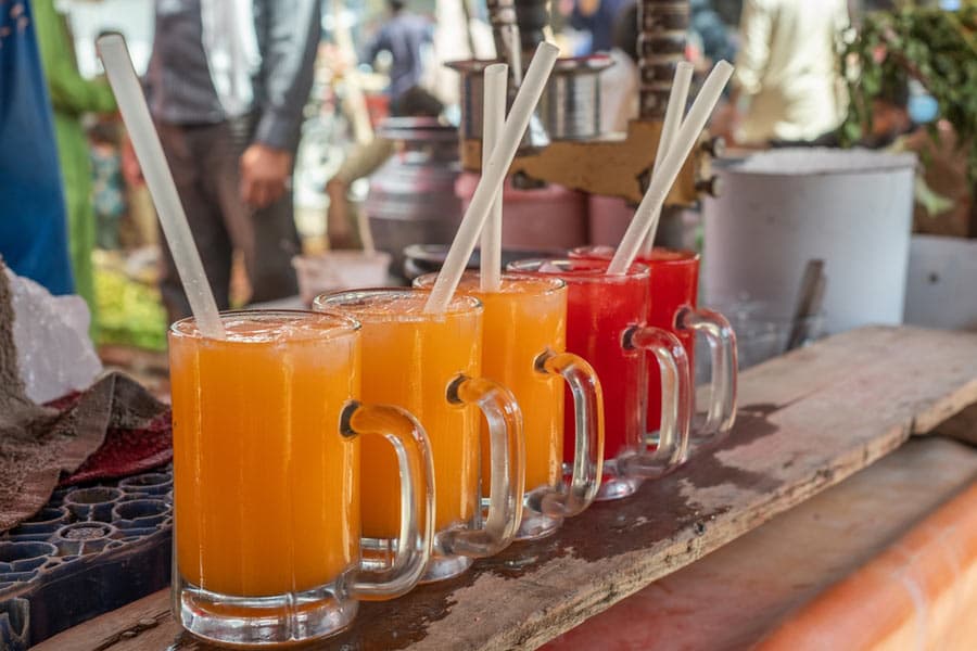 Juice में पेशाब मिला कर पिला रहा था, बाप -बेटा गिरफ्तार