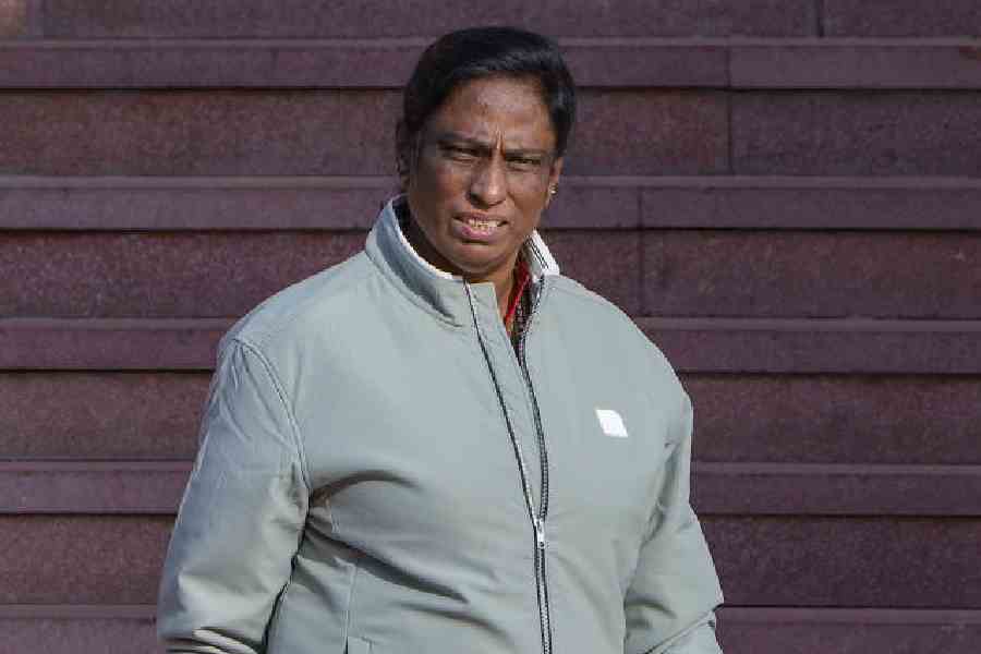 P.T. Usha ने कोषाध्यक्ष को नोटिस भेजा, Olympic Association में कुछ तो गड़बड़ चल रहा !
