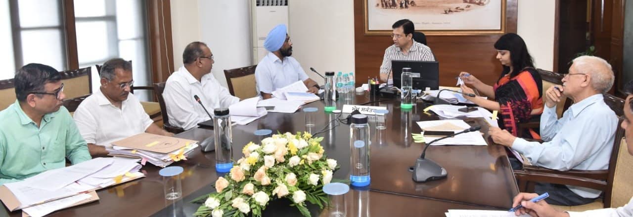 Special campaign for cleanliness: सभी शहरों से कचरे के ढेर हटाए जाएं : मुख्य सचिव