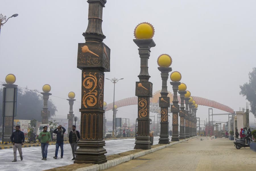 4,000 lights of 50 Lakhs in Ayodhya's stolen, अयोध्या में 50 लाख से ज्यादा की लाइटें और बांस चोरी, केस दर्ज