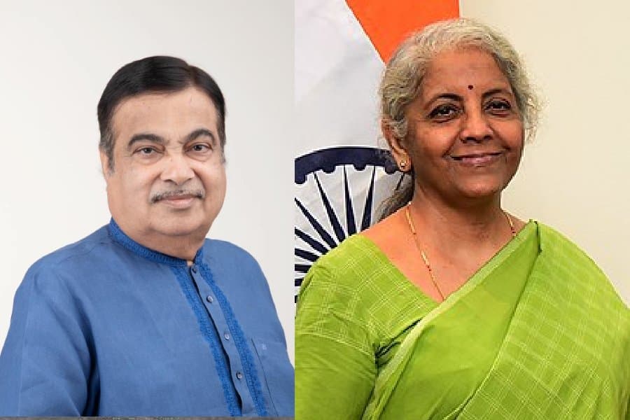 Gadkari TO वित्तमंत्री, जीवन-चिकित्सा बीमा प्रीमियम पर 18% GST वापस लें