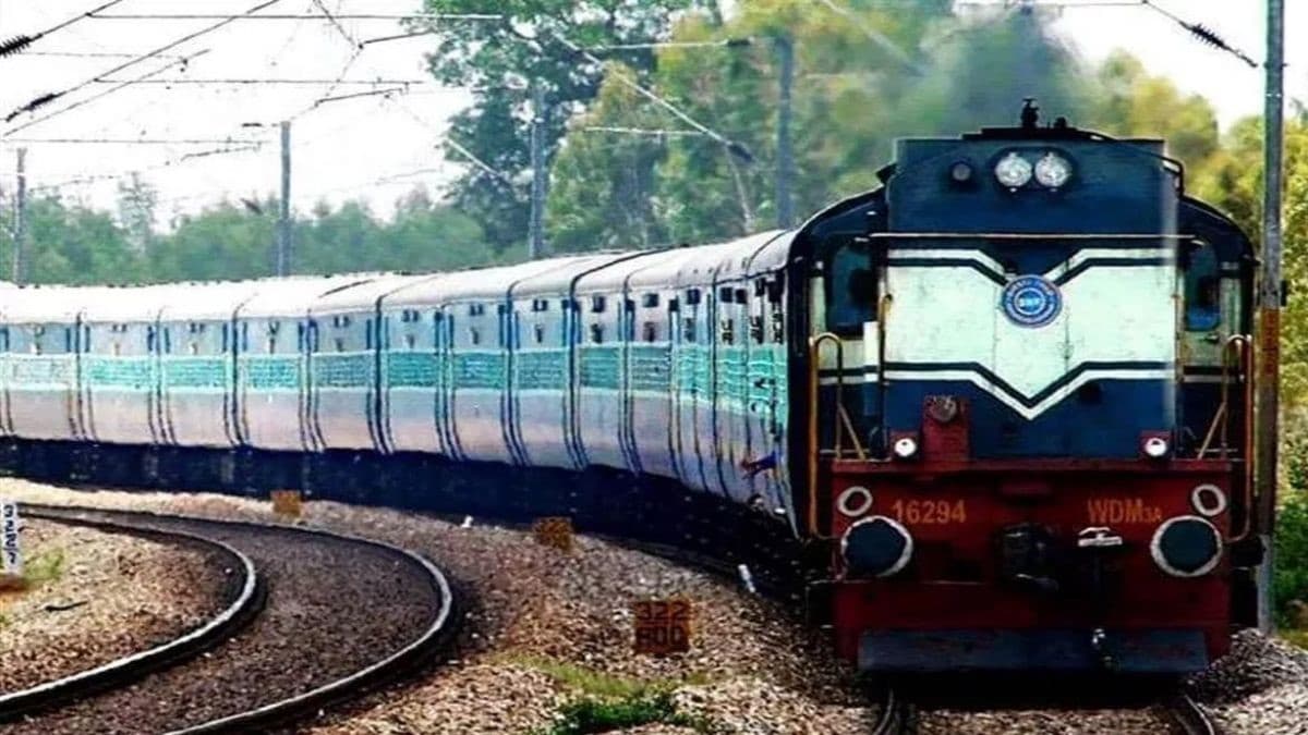 Shatabdi Train 2 घंटे से दोराहा से पीछे रोकी, सवारियाँ परेशान
