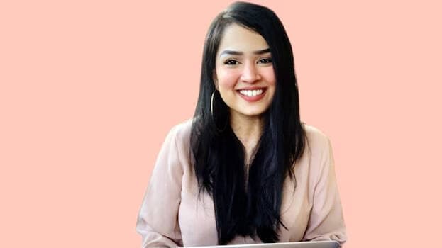 IAS COUPLE की बेटी ने 10वीं मंजिल से कूद जान दी