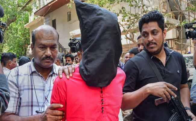 FIRING AT SALMAN HOME : पंजाब से गिरफ्तार आरोपी अनुज थापन ने लॉकअप में सुसाइड की