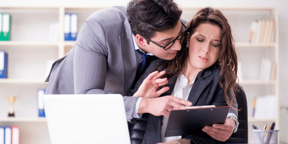 प्रोफेसर पर केस दर्ज, पास कराने के बदले संबंध बनाने को कहा था