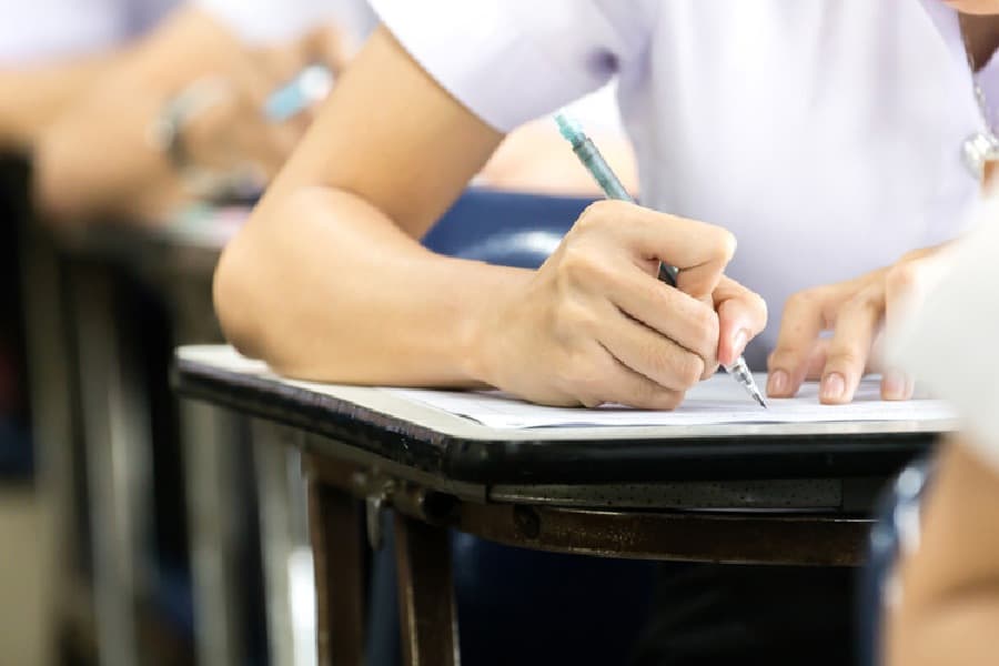 हरियाणा बोर्ड पेपर : उर्दू भाषा का प्रश्नपत्र लीक करने का आरोपी 12वीं का छात्र गिरफ्तार, 3 की नौकरी गई