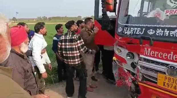 बाइक की बस से टक्कर, चब्बेवाल के दो युवकों की मौत