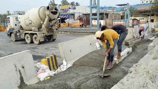 किसान मार्च बुधवार से फिर से शुरू होगा, टिकरी और सिंघू बॉर्डर कंक्रीट और लोहे की कीलों से सील