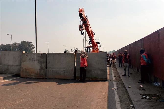 किसान मार्च: पंजाब-हरियाणा की सीमाएं सील, 7 जिलों में इंटरनेट, थोक एसएमएस सेवा 13 फरवरी तक बंद