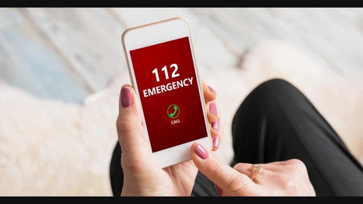 यूपी की 112 हेल्पलाइन पर पिछले साल हर रोज़ 20 हज़ार कॉल