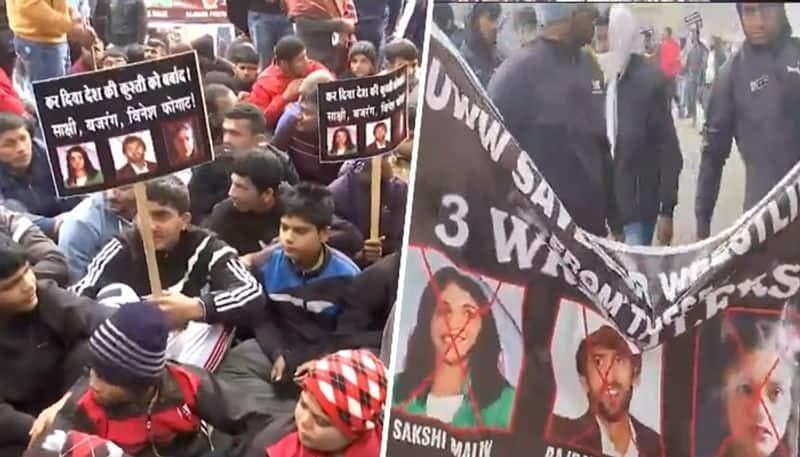 दिल्ली में जूनियर पहलवानों का विरोध प्रदर्शन