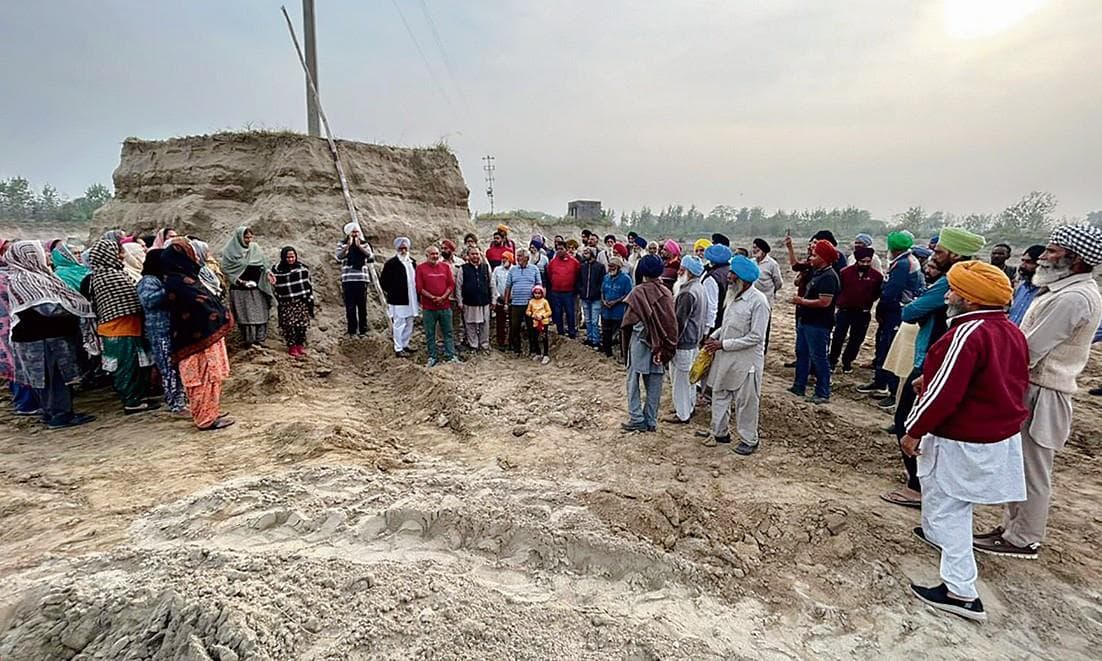 Delhi-Katra Expressway: माना तलवंडी के लोगों ने अवैध खनन पर जताई आपत्ति