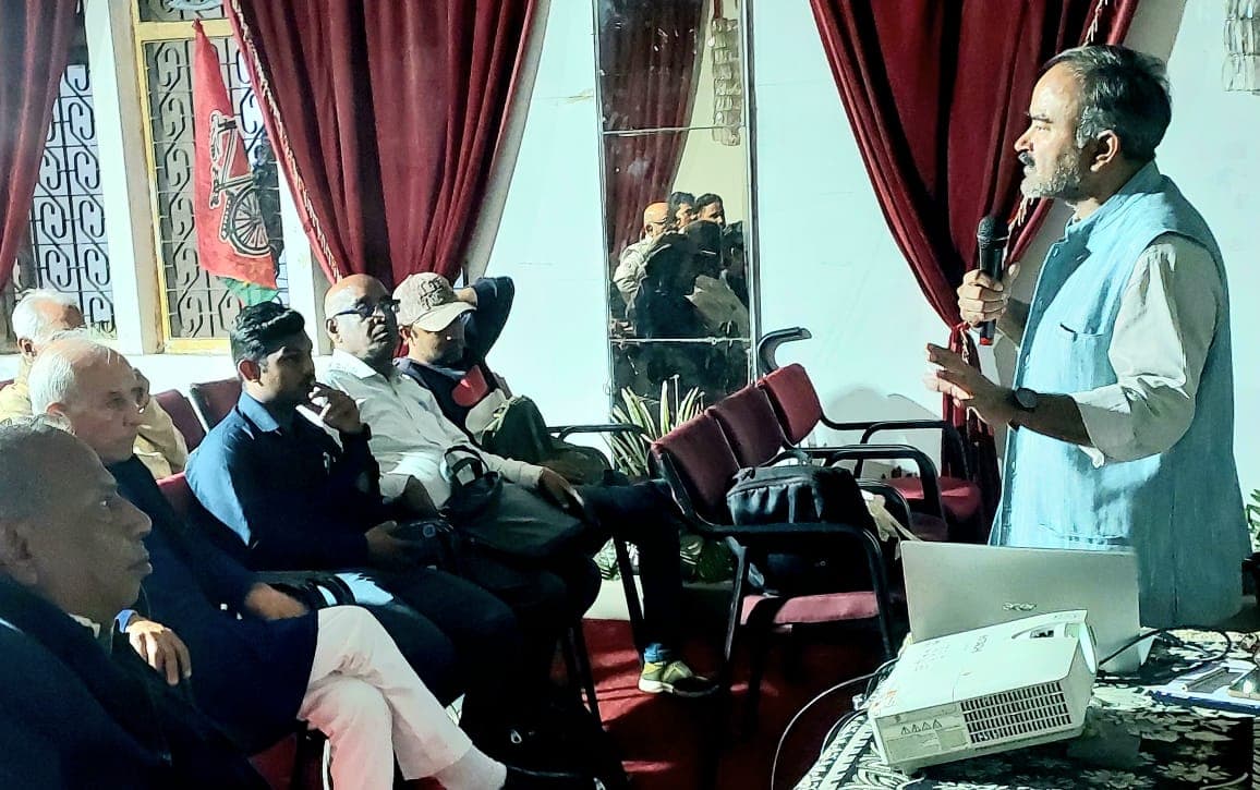 Palestine अपमानित जीवन जीने के लिए अभिशप्त – विनीत तिवारी