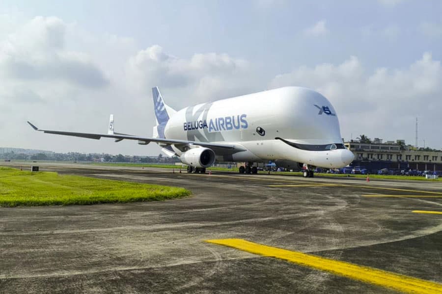 Calcutta Airport पर उतरा biggest Airbus -Beluga XL