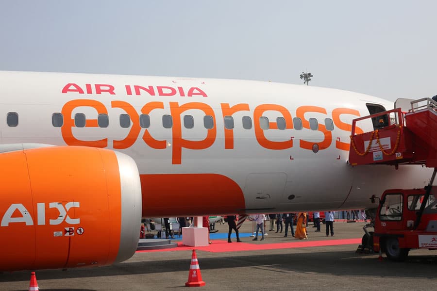 Air India Express : रद्द उड़ानों का मुआवजा नहीं दिया, एयर इंडिया को 10 लाख जुर्माना
